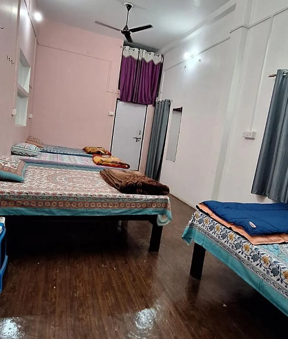 Veera Guesthouse Varanasi Hostel
